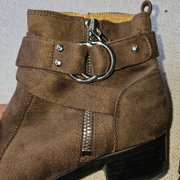 Nine West Brown Suede Feel Pointed Toe Buckle Detail Zip up Ankle Boots 9.5 M - Picture 4 of 9